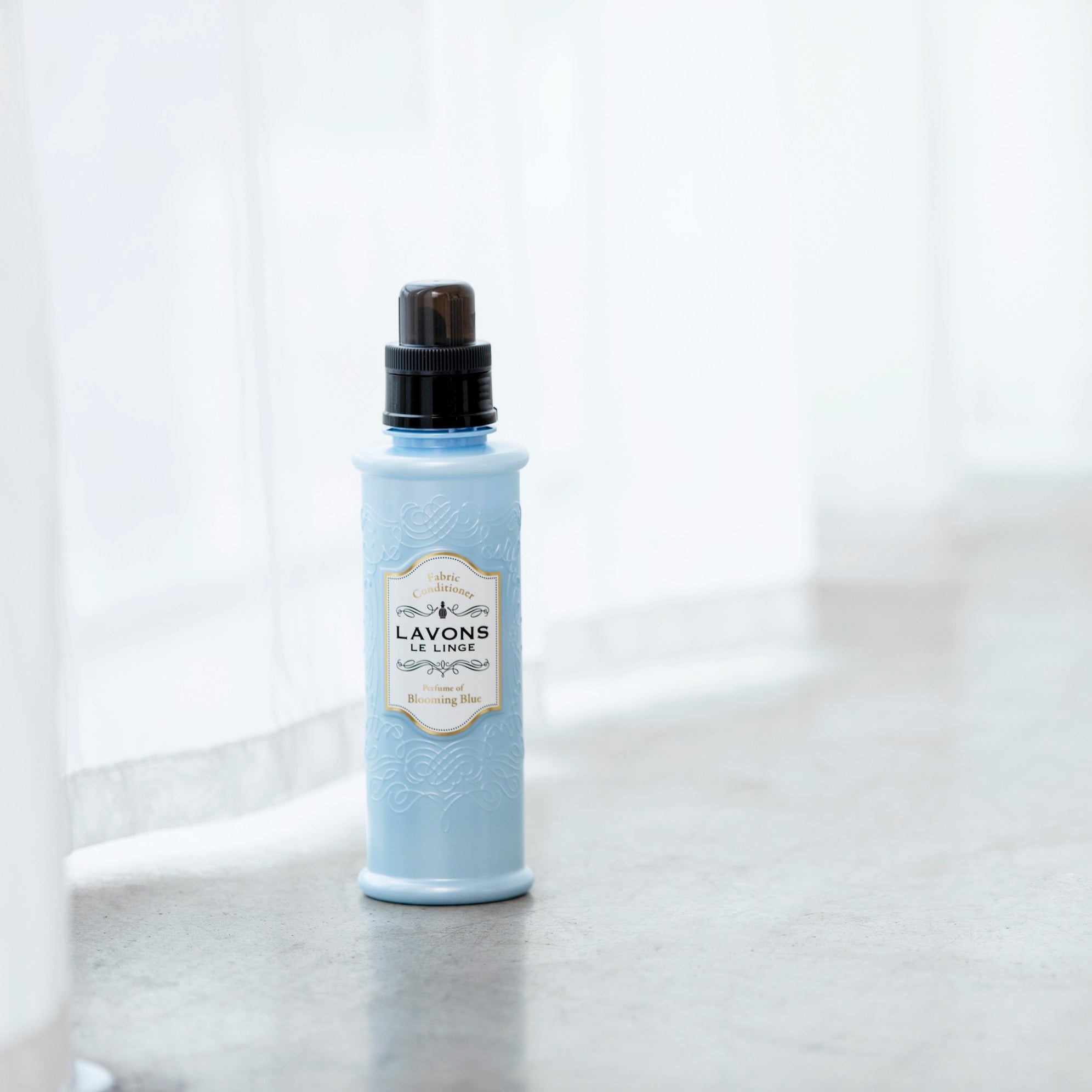 LAVONS Fabric Conditioner Blooming Blue - NatureLab USA