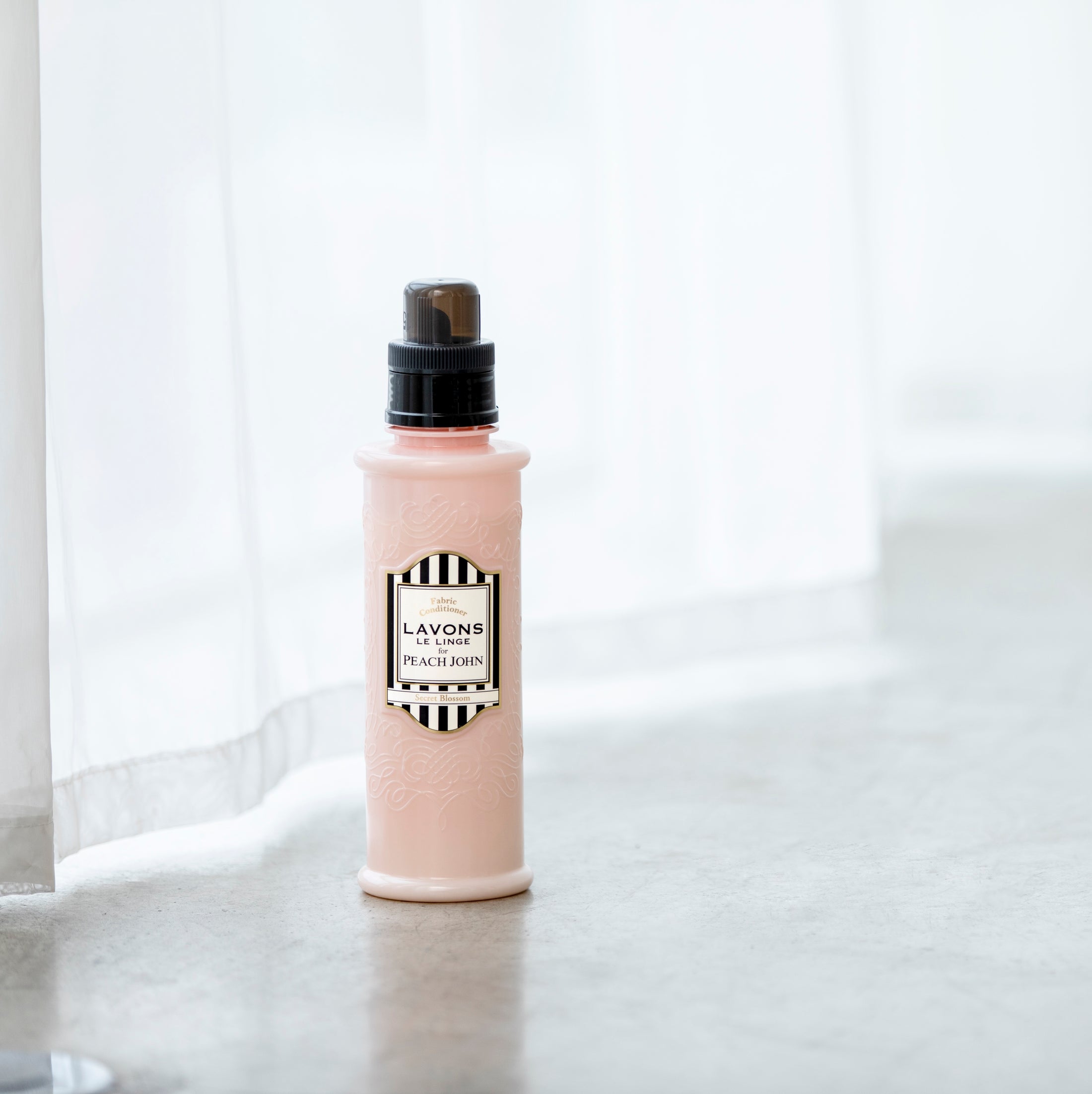 LAVONS Fabric Conditioner Secret Blossom - NatureLab USA