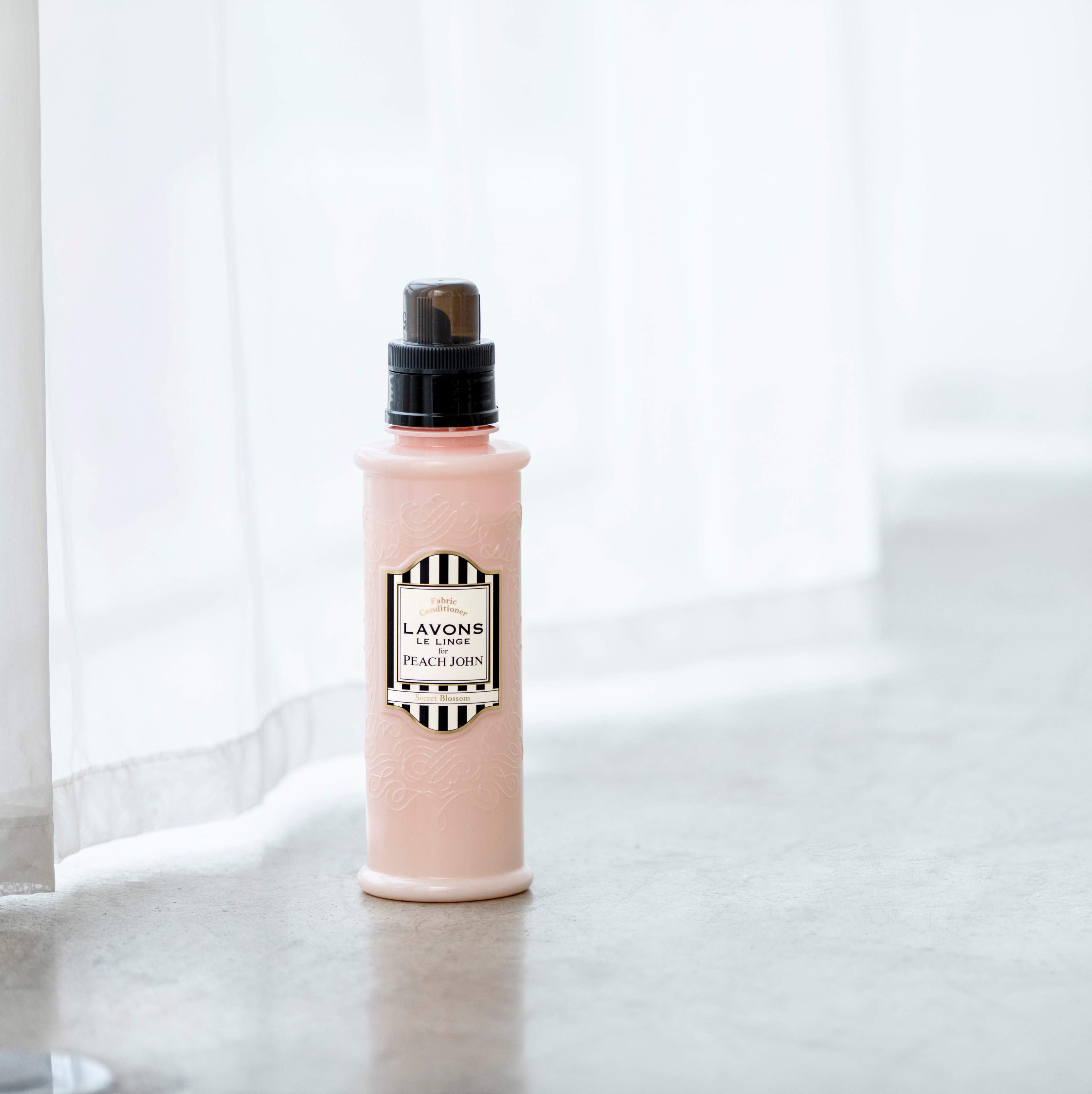 LAVONS Fabric Conditioner Secret Blossom - NatureLab USA